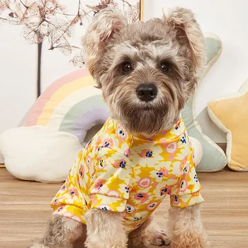Geltonos spalvos gėlių spausdinti pet drabužiai yra paprastas ir patogus pavasario ir vasaros naujų katė T-shirt in style tarpvalstybinių šunų drabužius